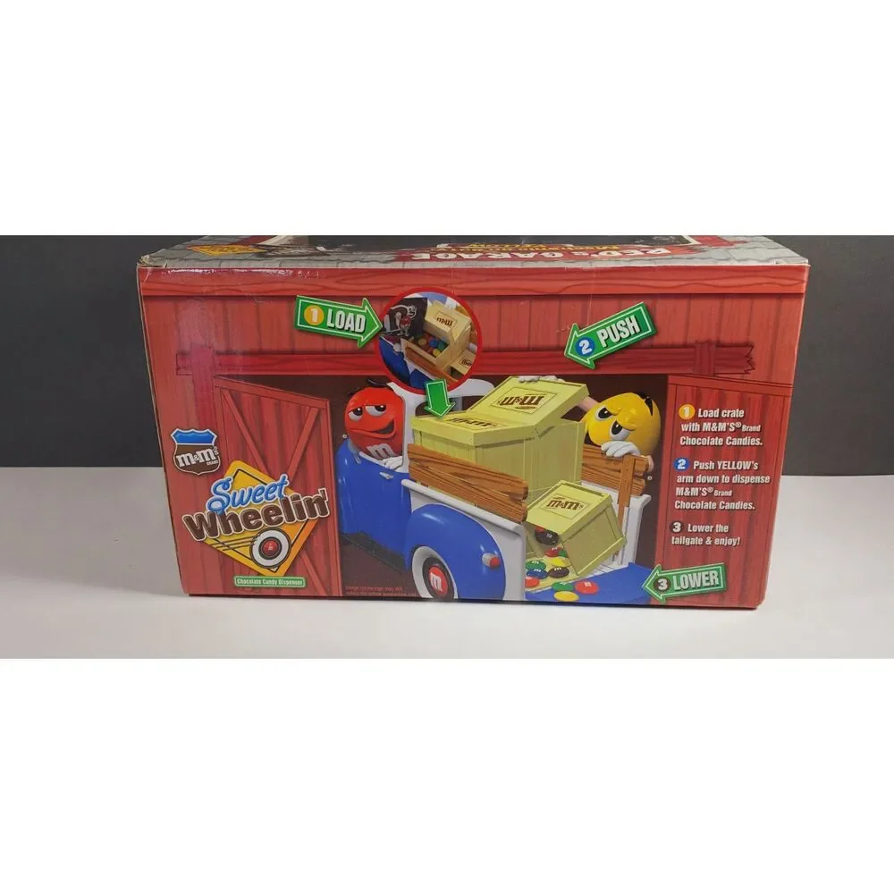 M&M Sweet Wheelin' Red's Garage Candy Dispenser Pickup Truck New in Box